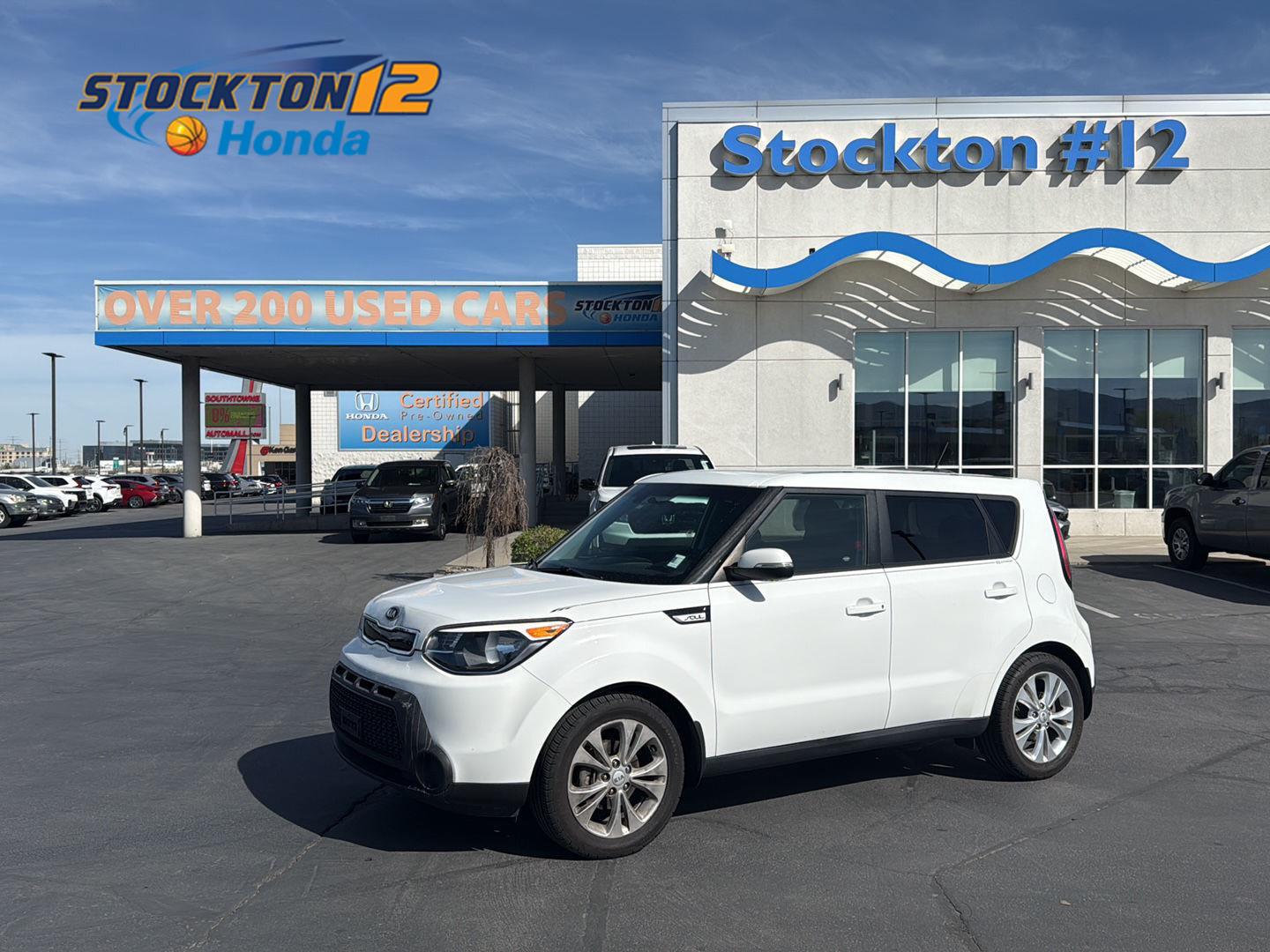 Clear White 2014 Kia Soul + Wagon Front-Wheel Drive 6-Speed Automatic