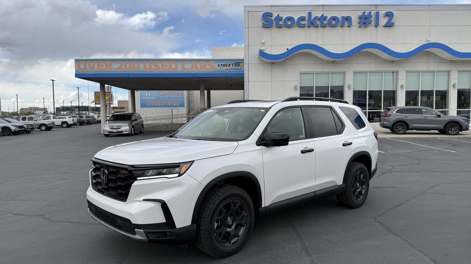 Platinum White Pearl 2025 Honda Pilot TrailSport AWD SUV / Crossover All-Wheel Drive Automatic