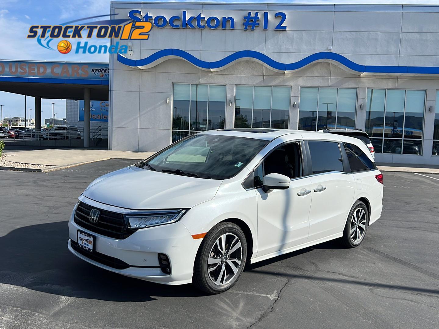 Platinum White Pearl 2022 Honda Odyssey Touring FWD Minivan Front-Wheel Drive Automatic