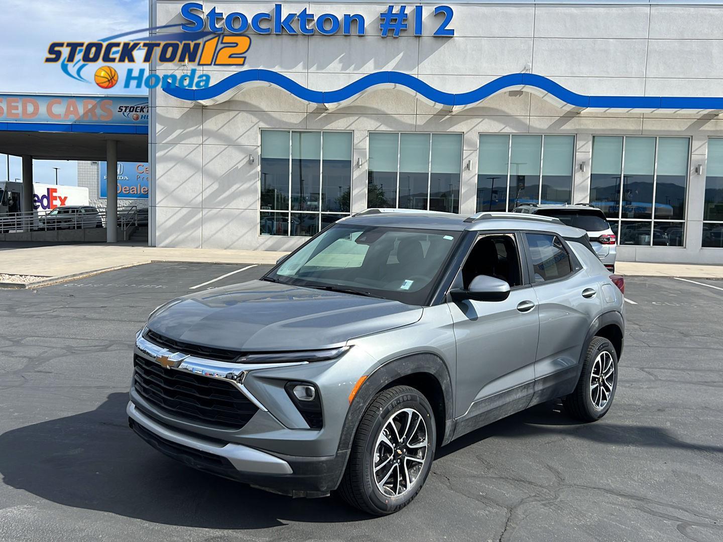 Sterling Gray Metallic 2025 Chevrolet Trailblazer SUV / Crossover Four-Wheel Drive 9-Speed Automatic
