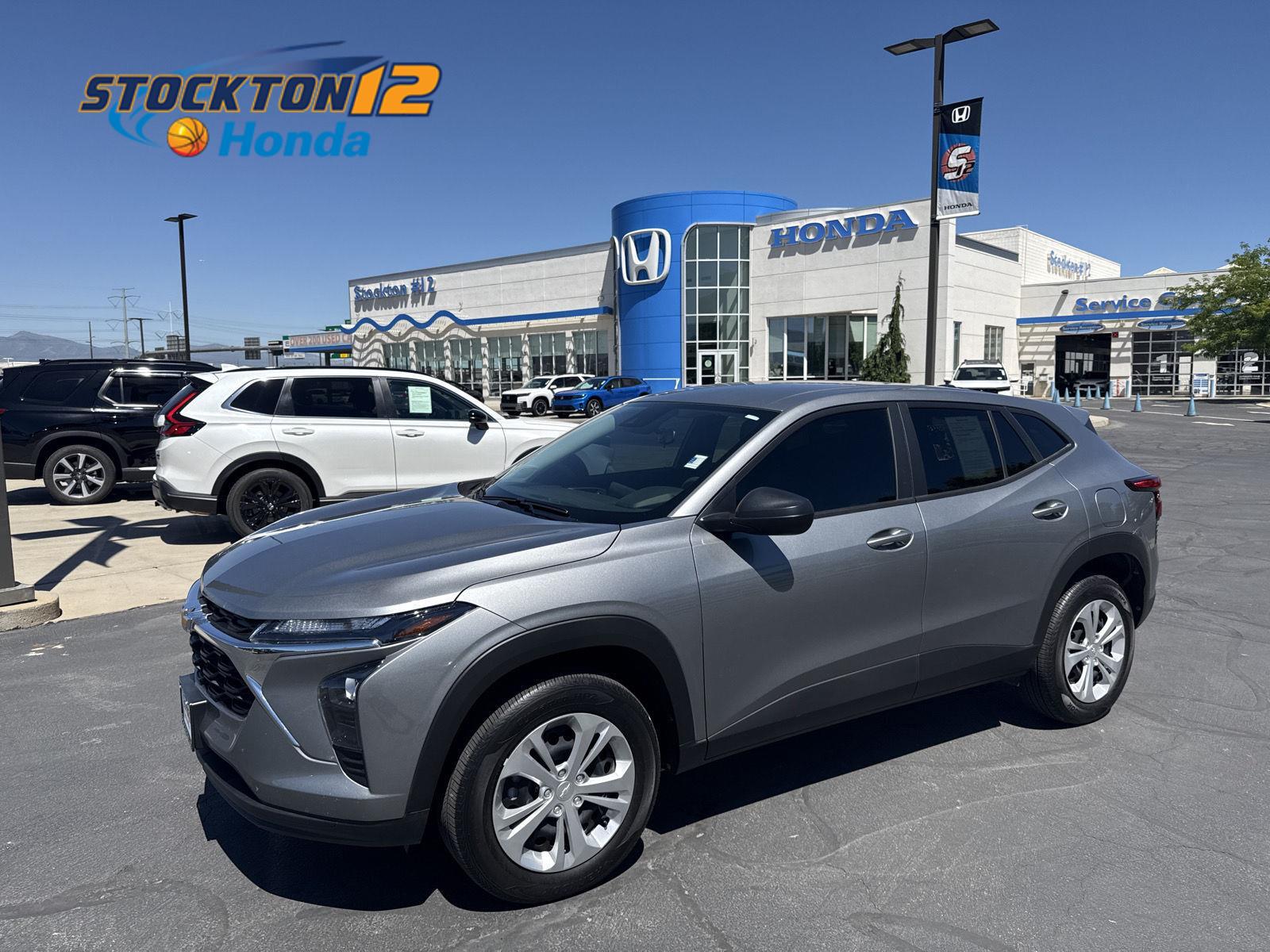 Sterling Gray Metallic 2025 Chevrolet Trax SUV / Crossover Front-Wheel Drive 6-Speed Automatic