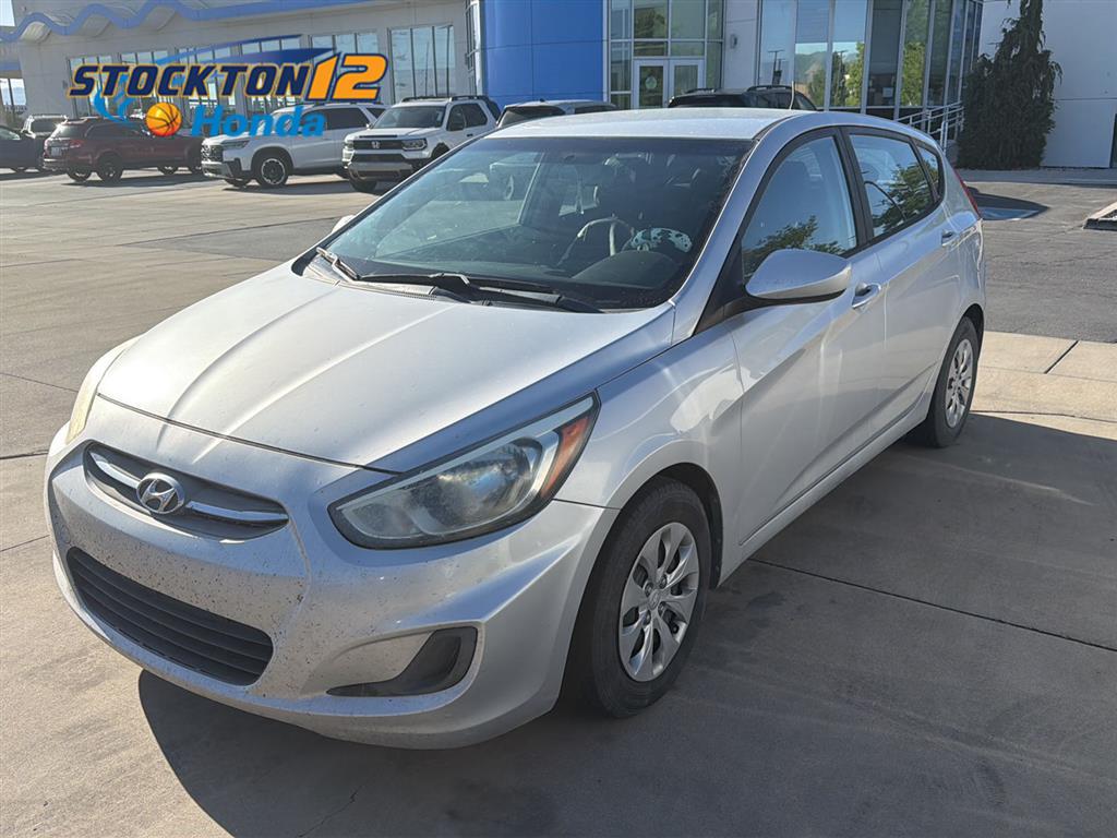 2017 Hyundai Accent SE 4-Door Hatchback FWD