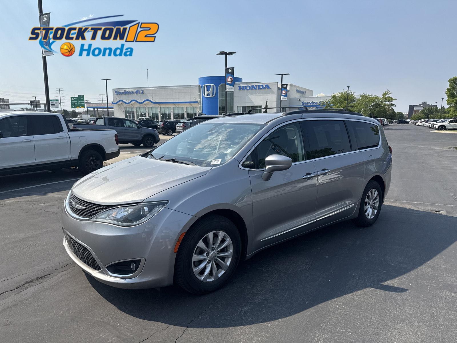 2017 Chrysler Pacifica Touring L FWD