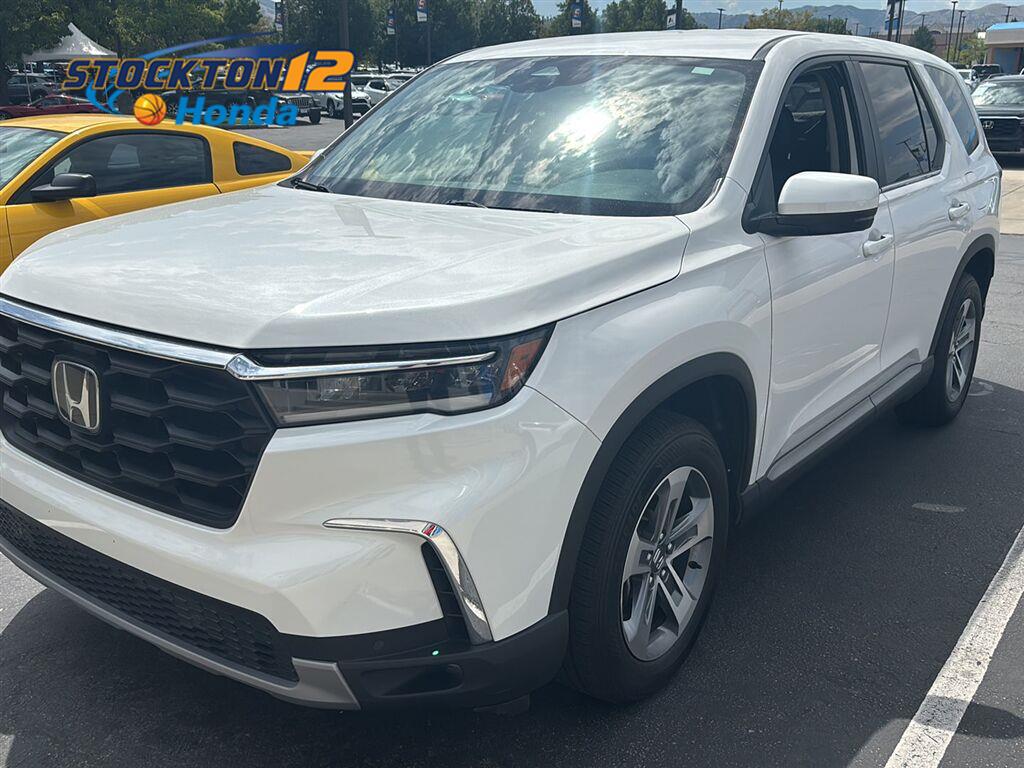 Platinum White Pearl 2024 Honda Pilot SUV / Crossover All-Wheel Drive Automatic