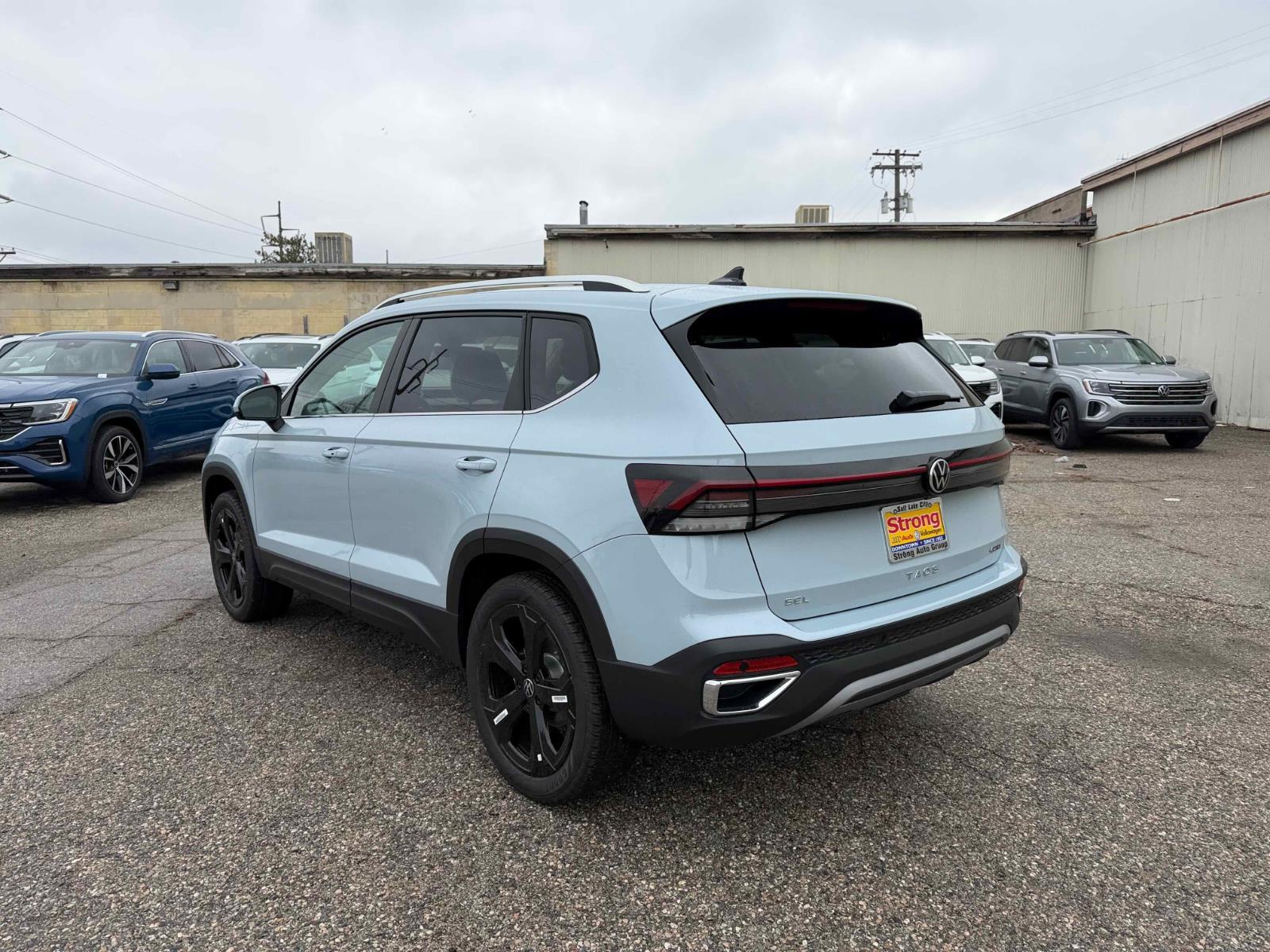 View vehicle photo 5