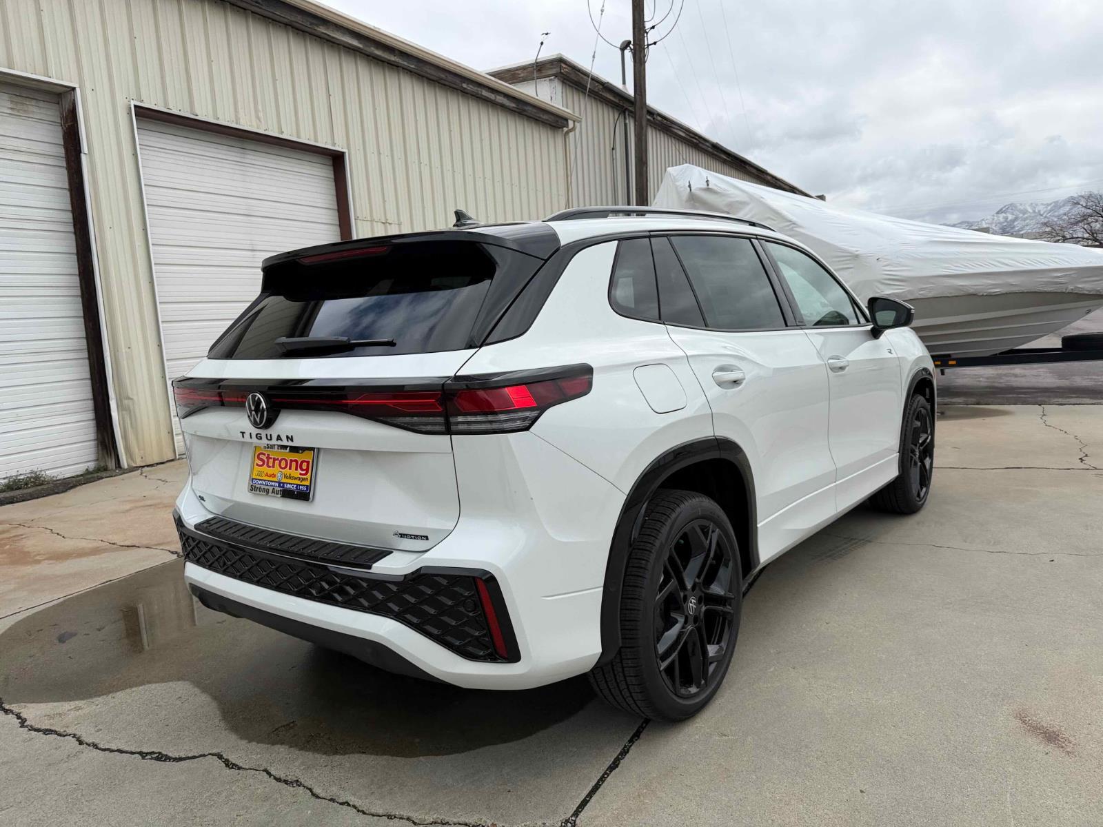 View vehicle photo 7
