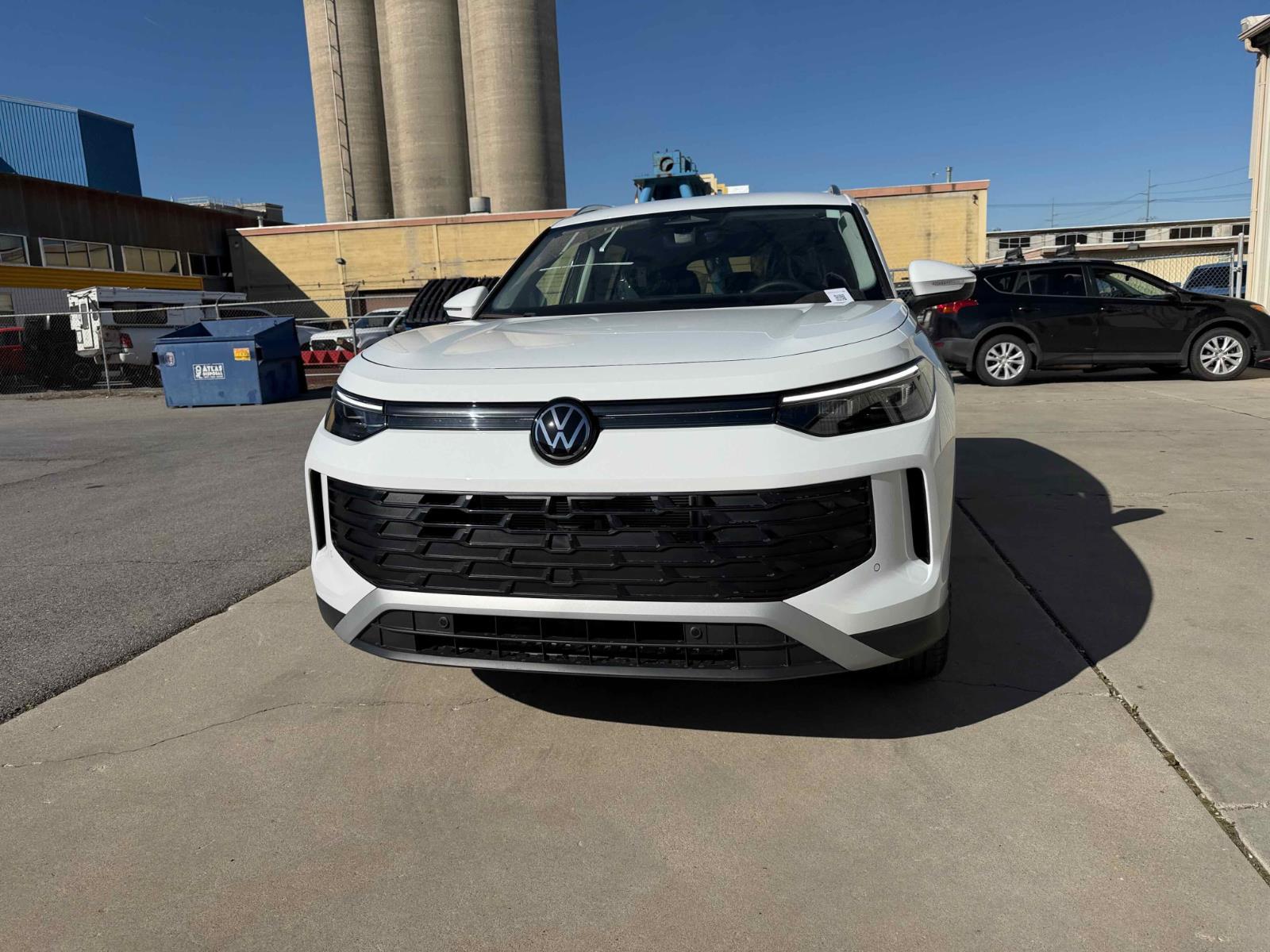 View vehicle photo 2