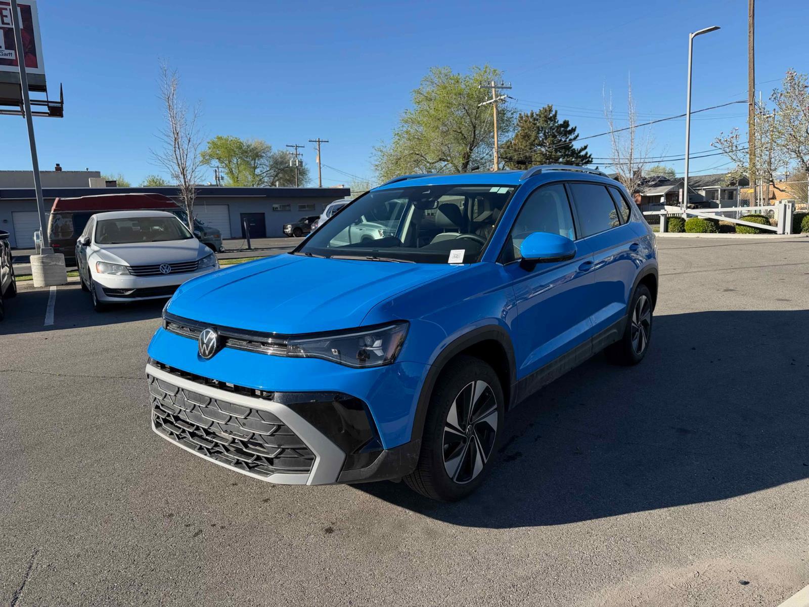 View vehicle photo 2