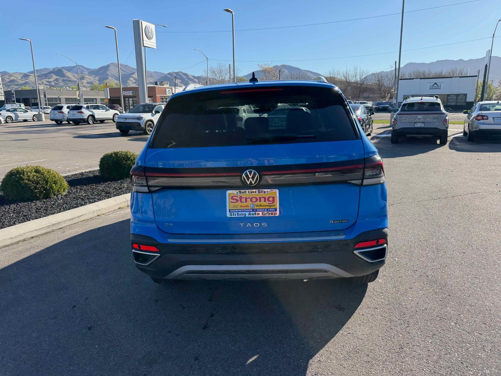 View vehicle photo 6