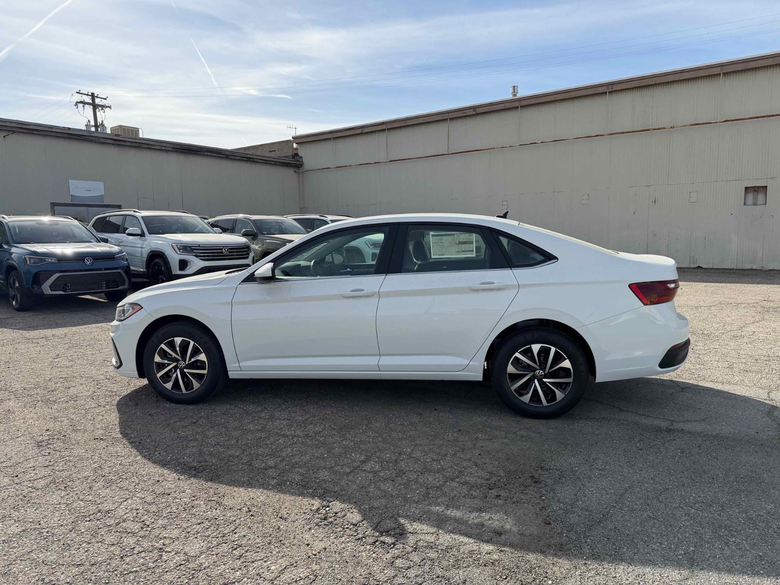 View vehicle photo 4