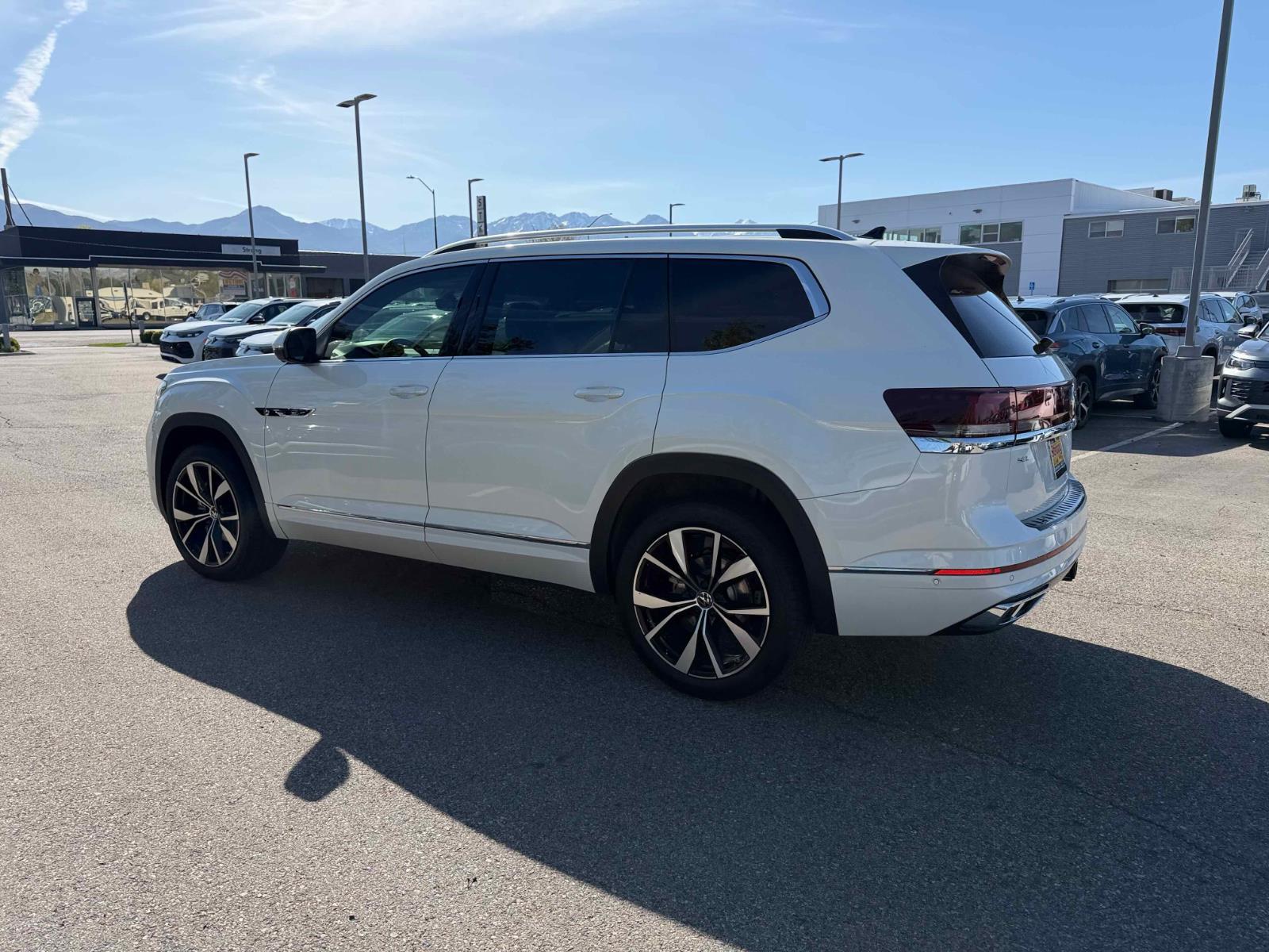 View vehicle photo 4