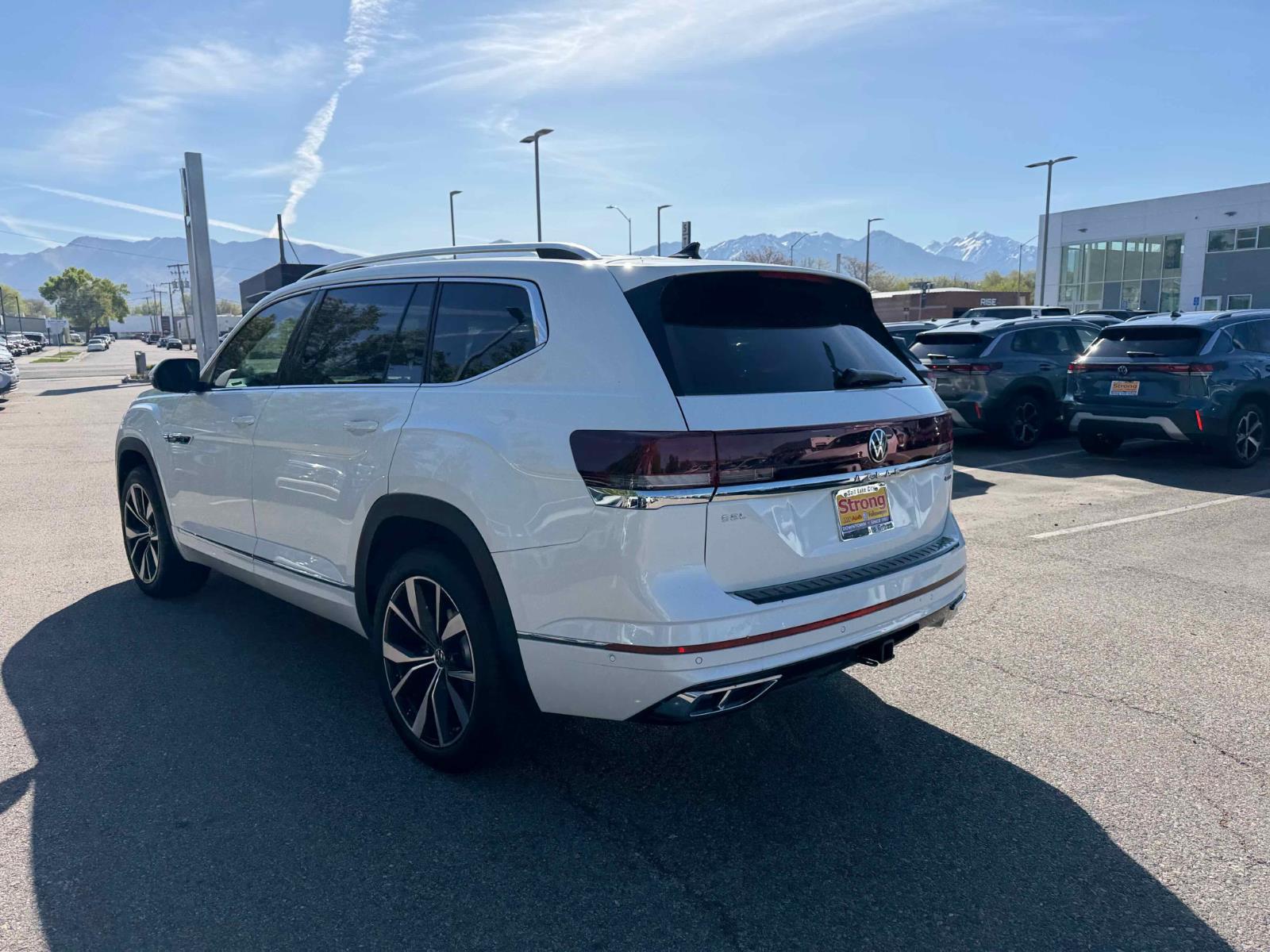 View vehicle photo 5