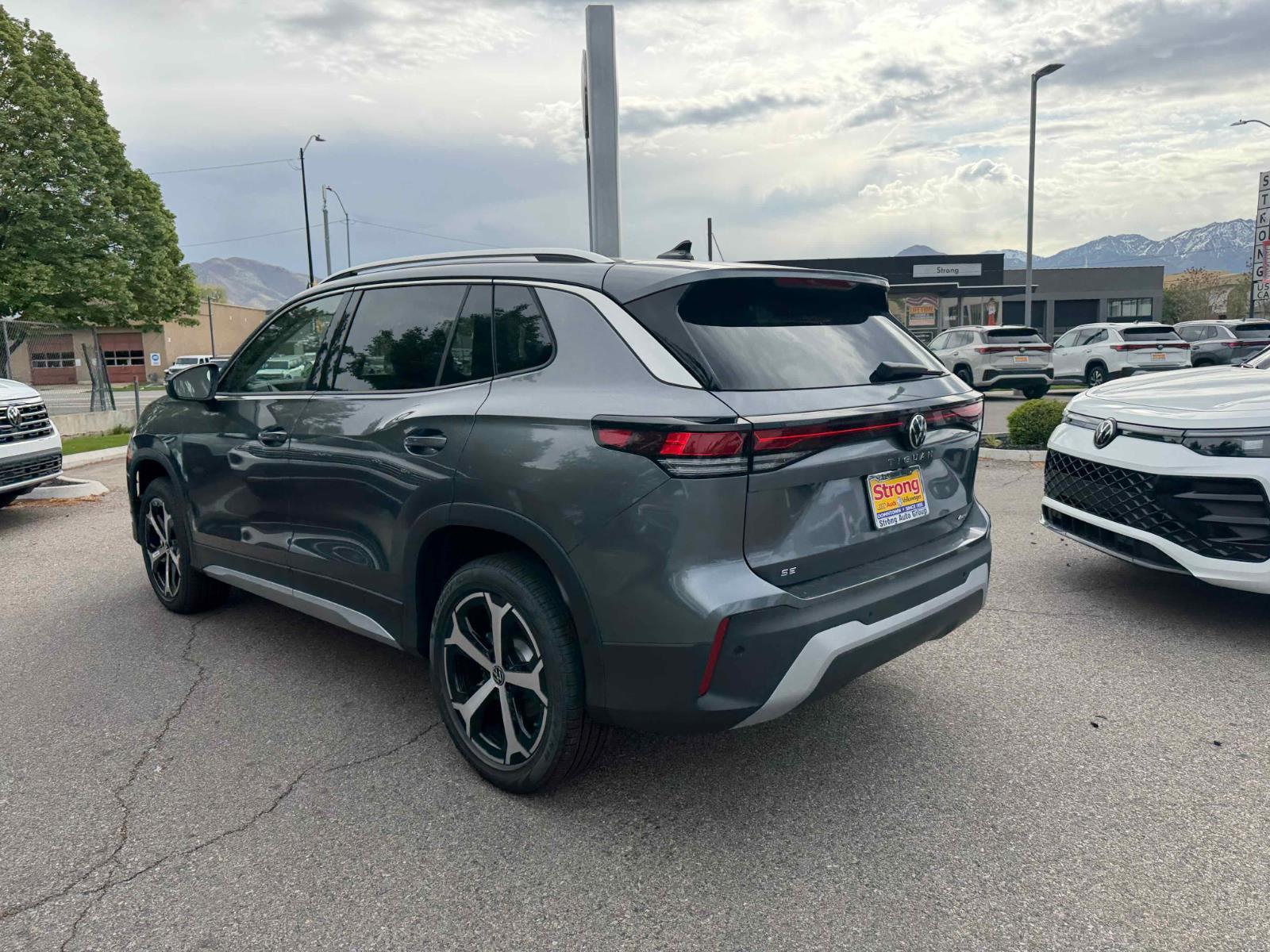 View vehicle photo 5