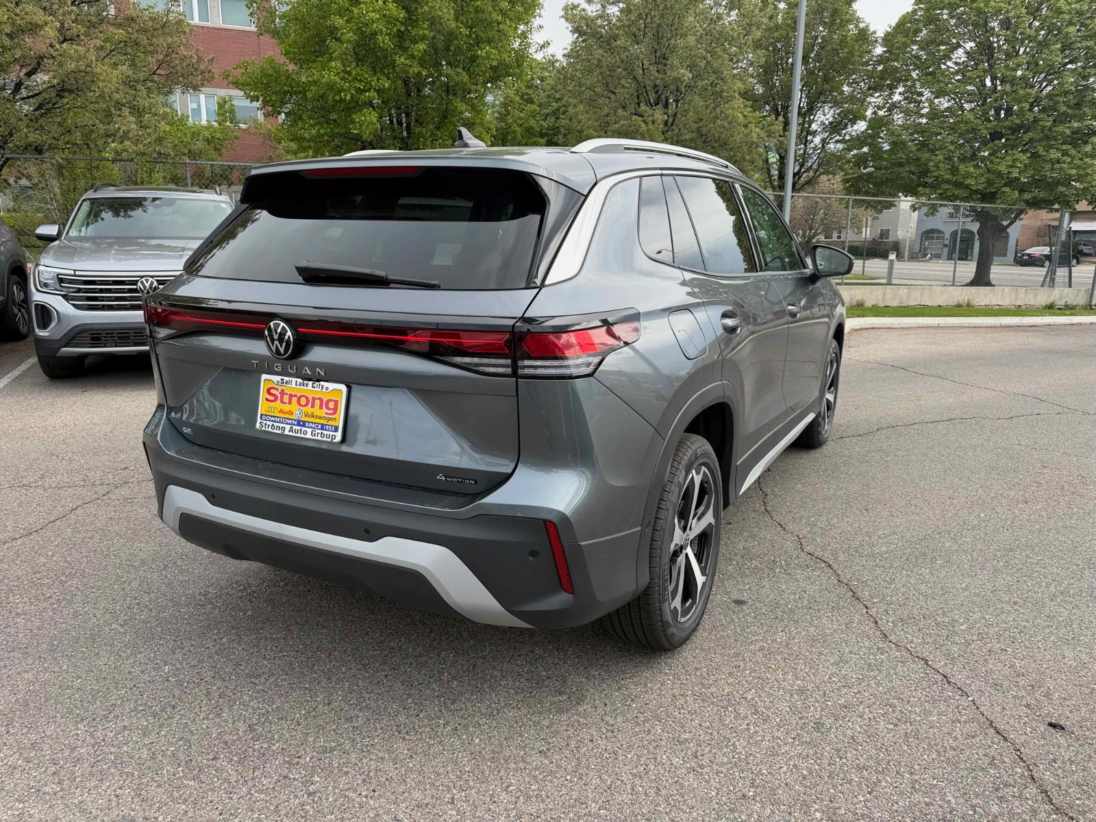 View vehicle photo 7