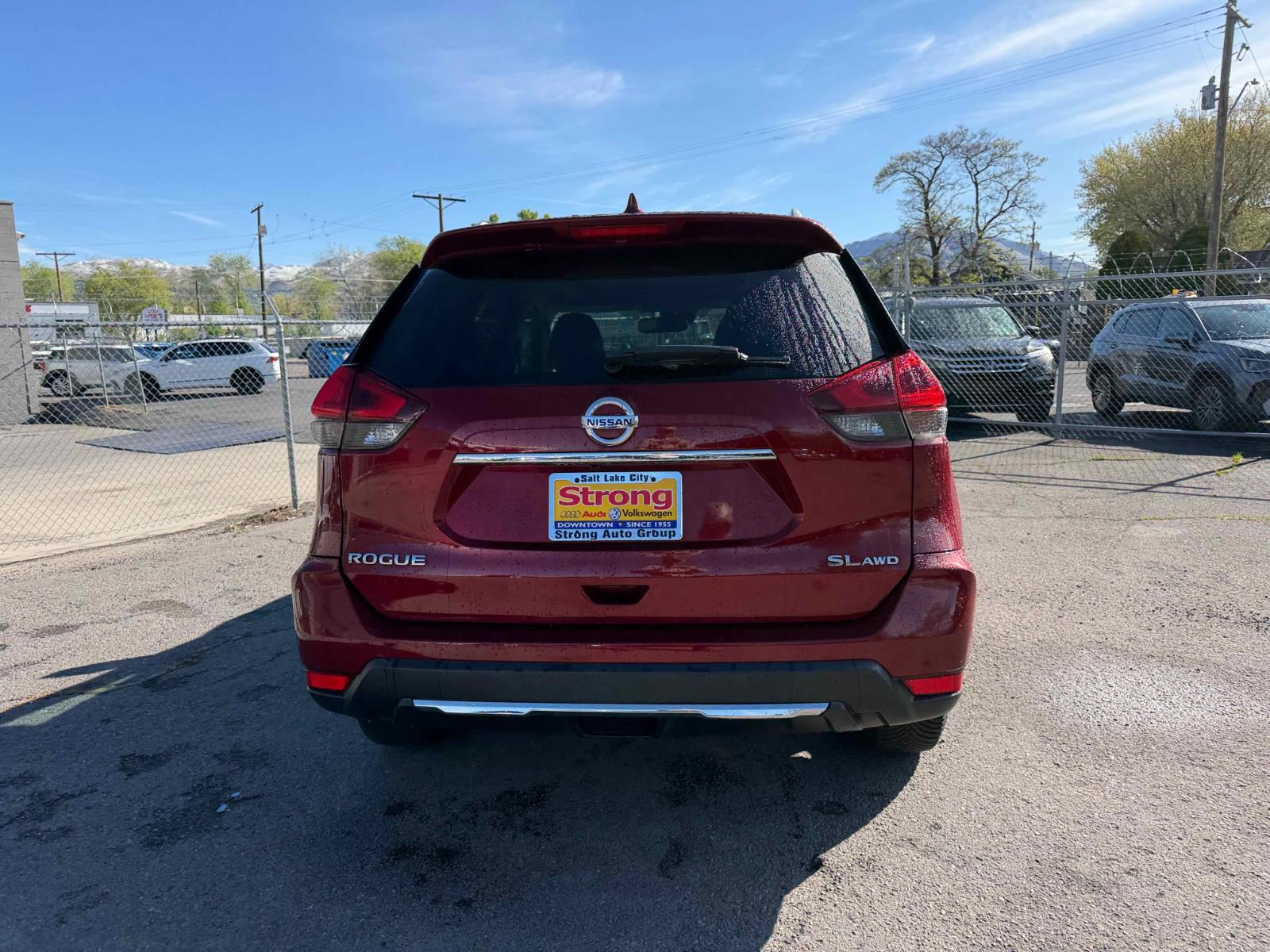 View vehicle photo 6