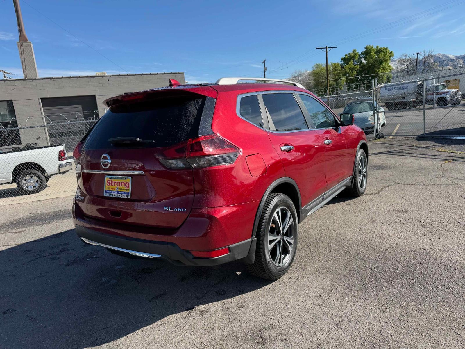 View vehicle photo 7