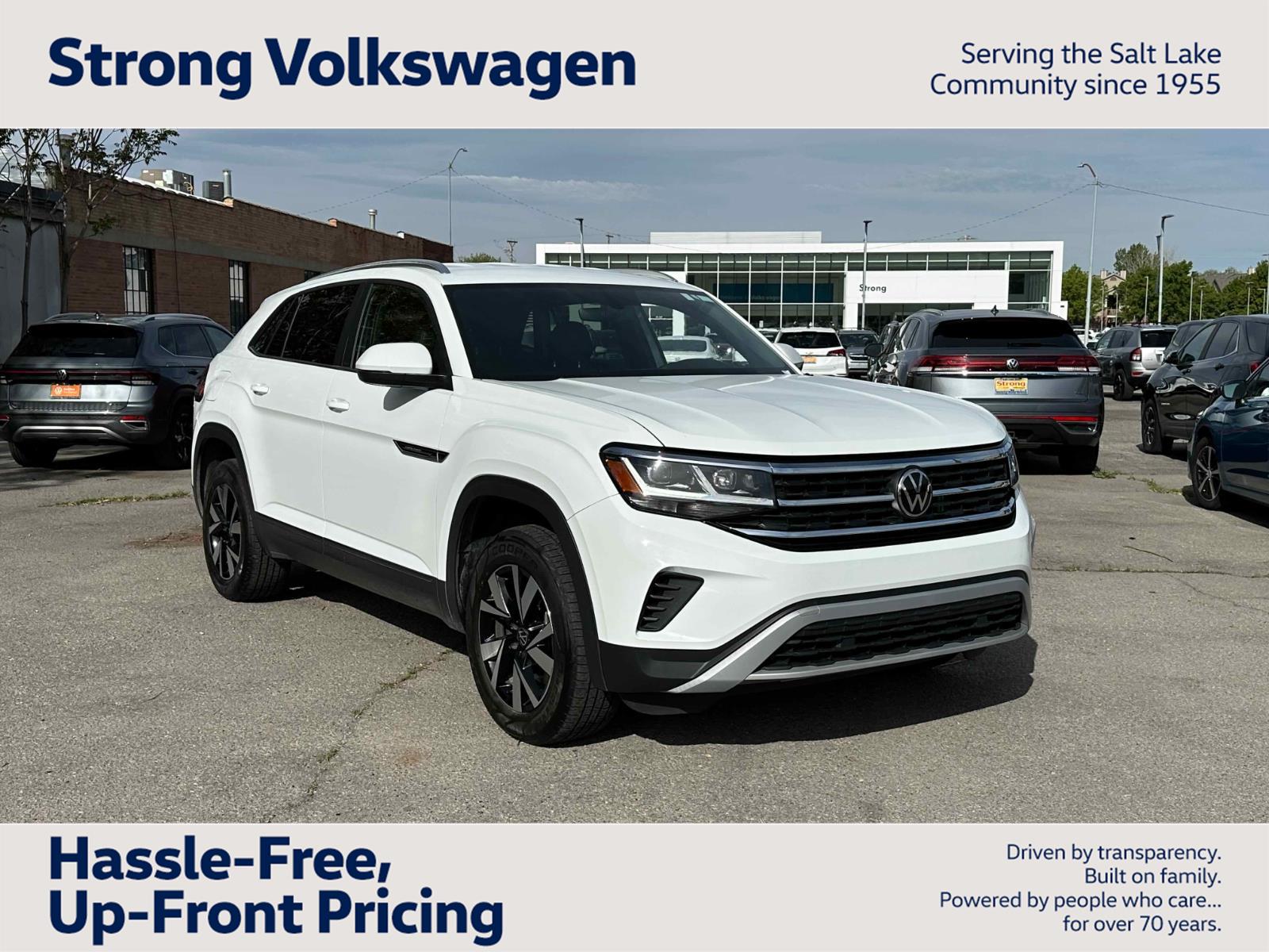 Pure White 2023 Volkswagen Atlas Cross Sport SE 4Motion SUV / Crossover All-Wheel Drive Automatic