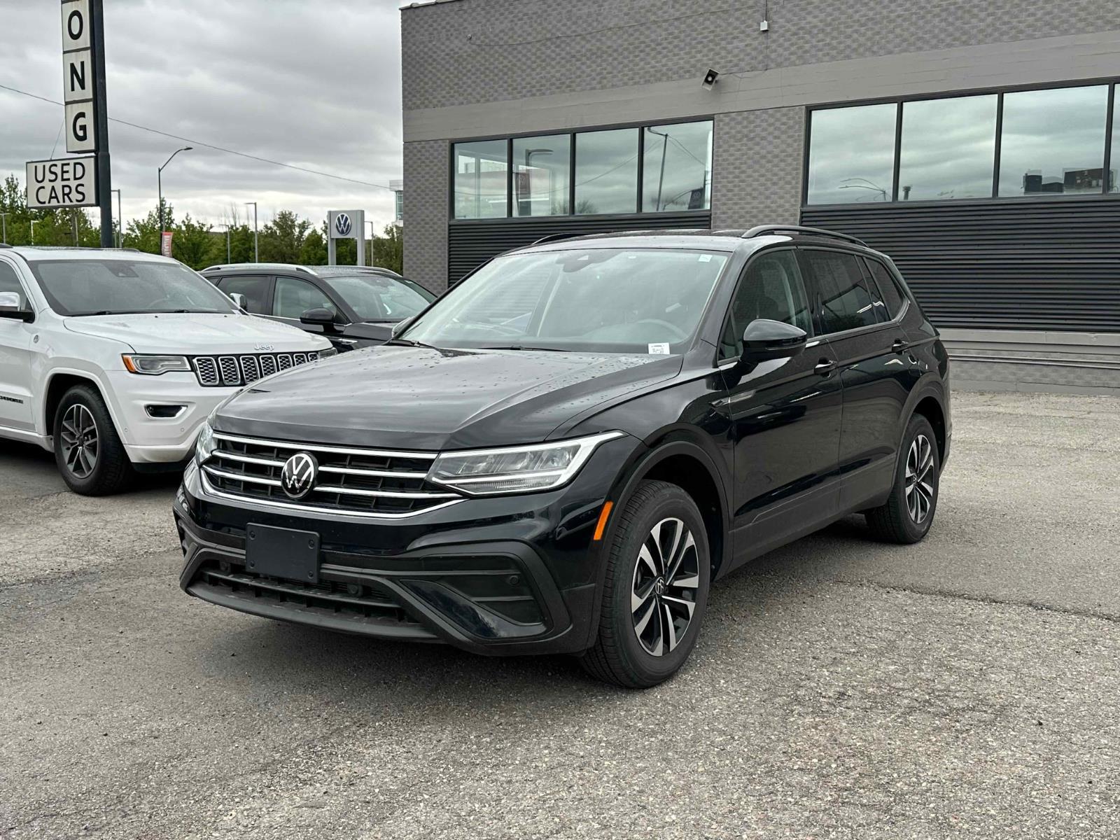 View vehicle photo 2