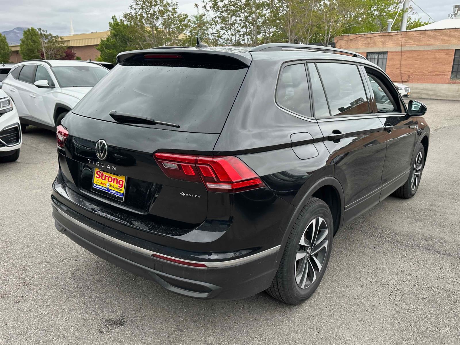 View vehicle photo 5