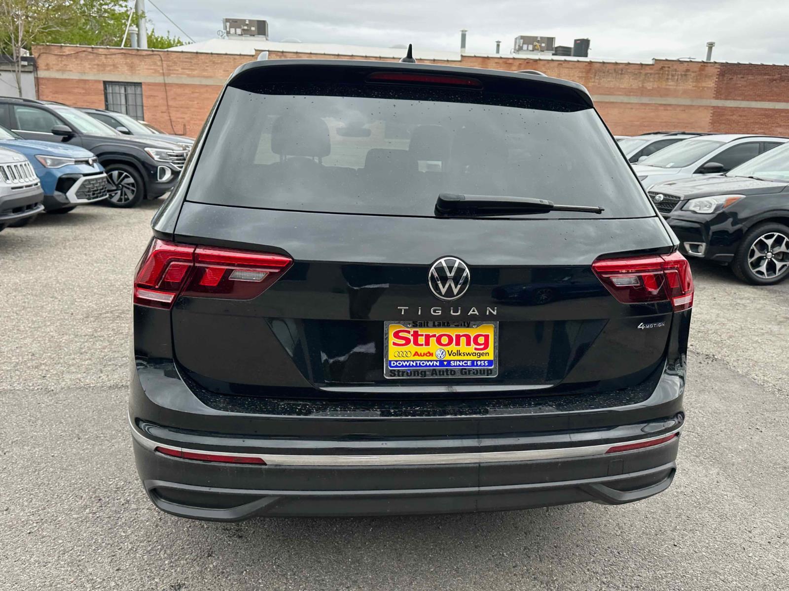 View vehicle photo 6