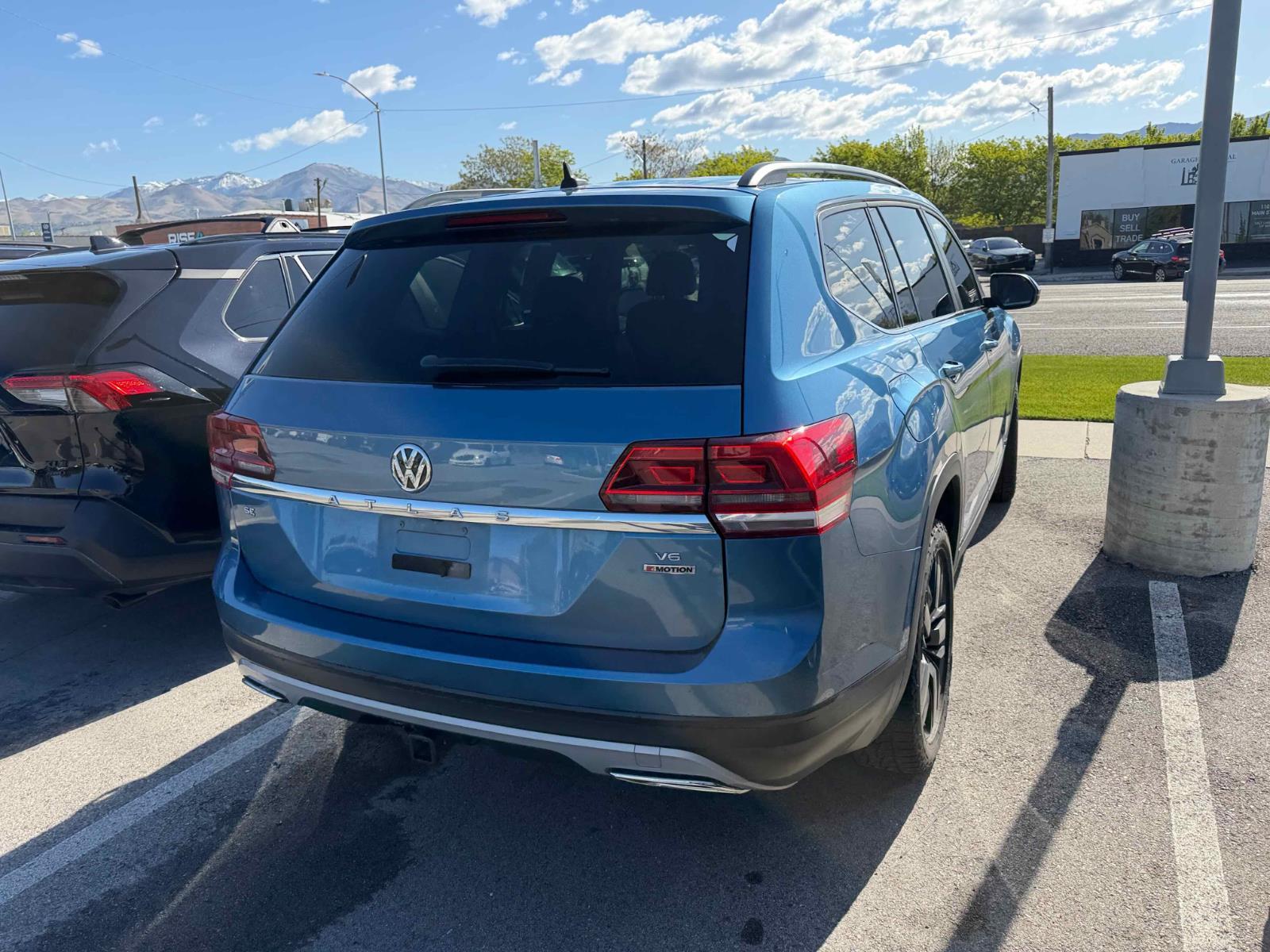 View vehicle photo 4