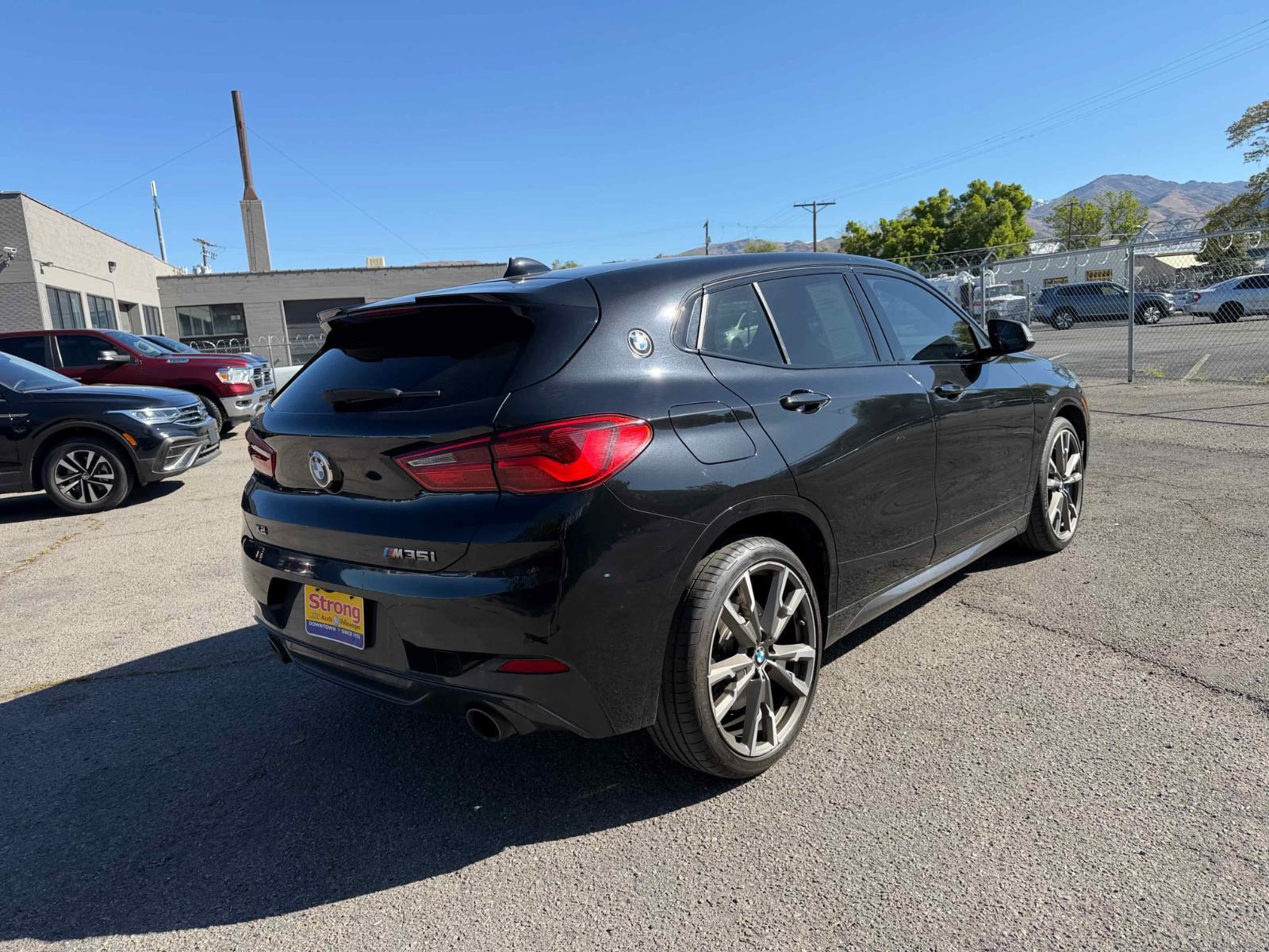 View vehicle photo 7
