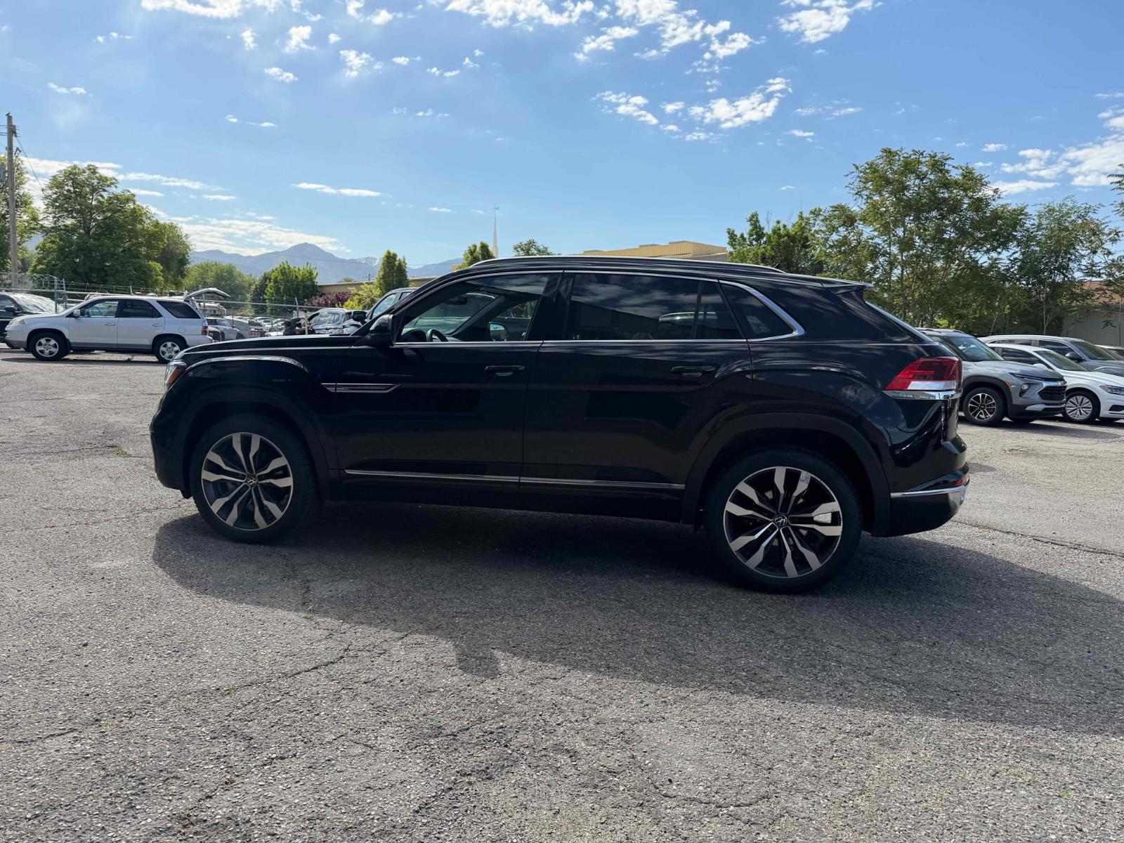 View vehicle photo 4