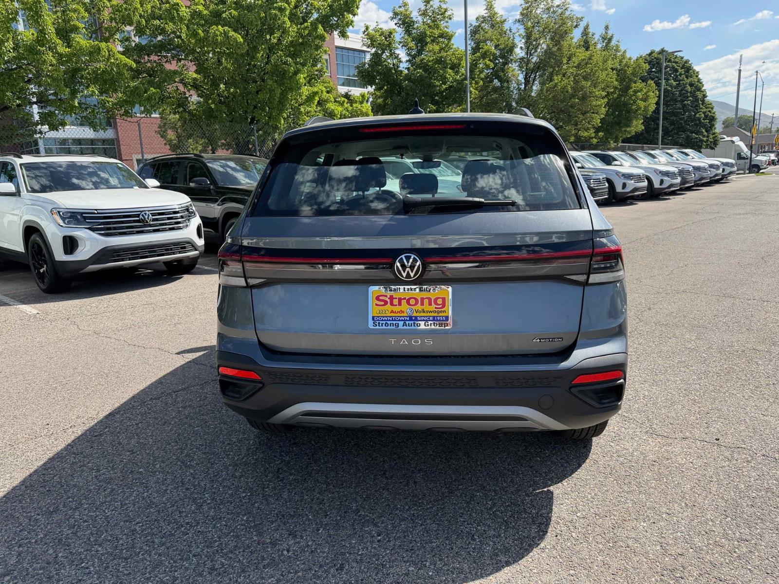 View vehicle photo 6