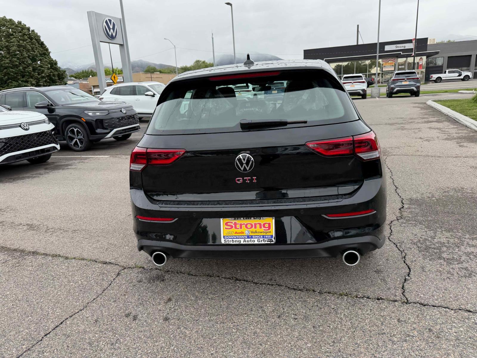 View vehicle photo 6