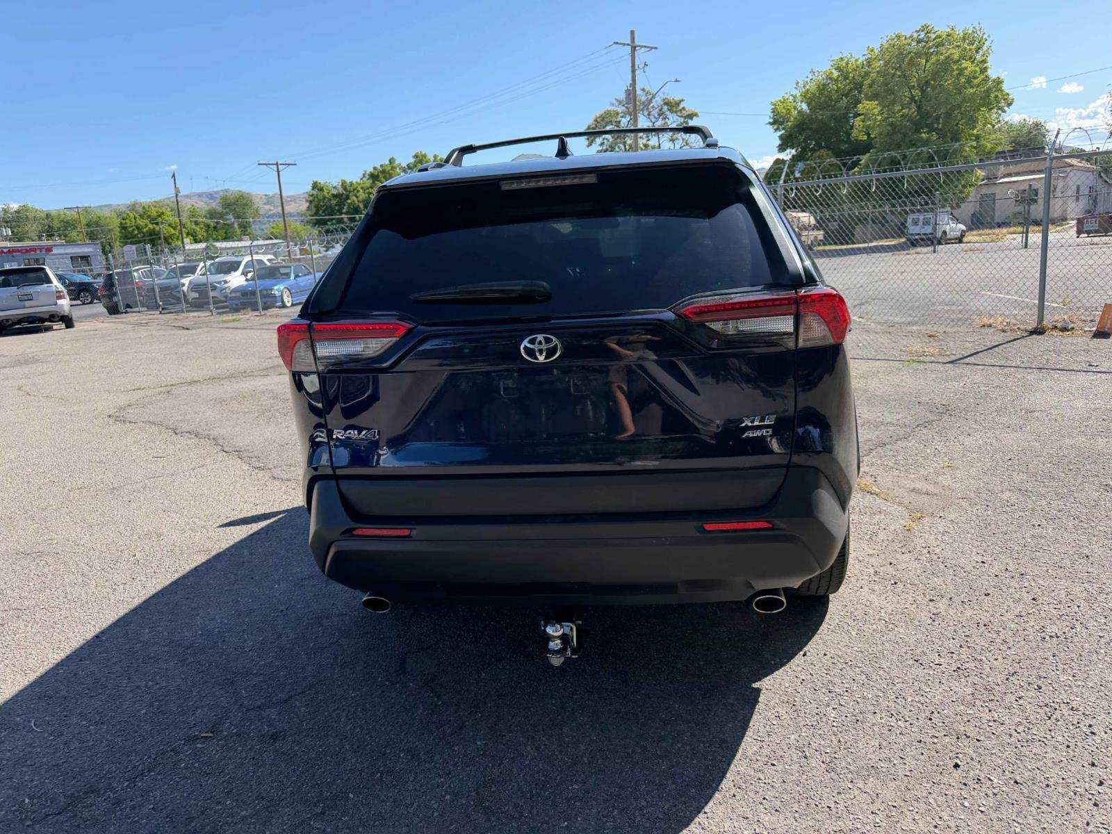 View vehicle photo 7
