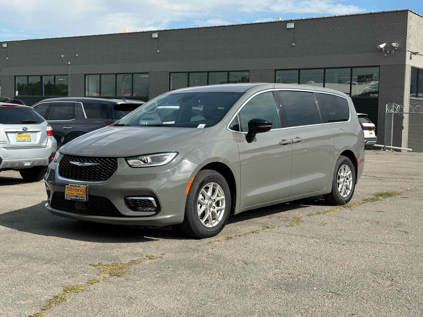 View vehicle photo 3