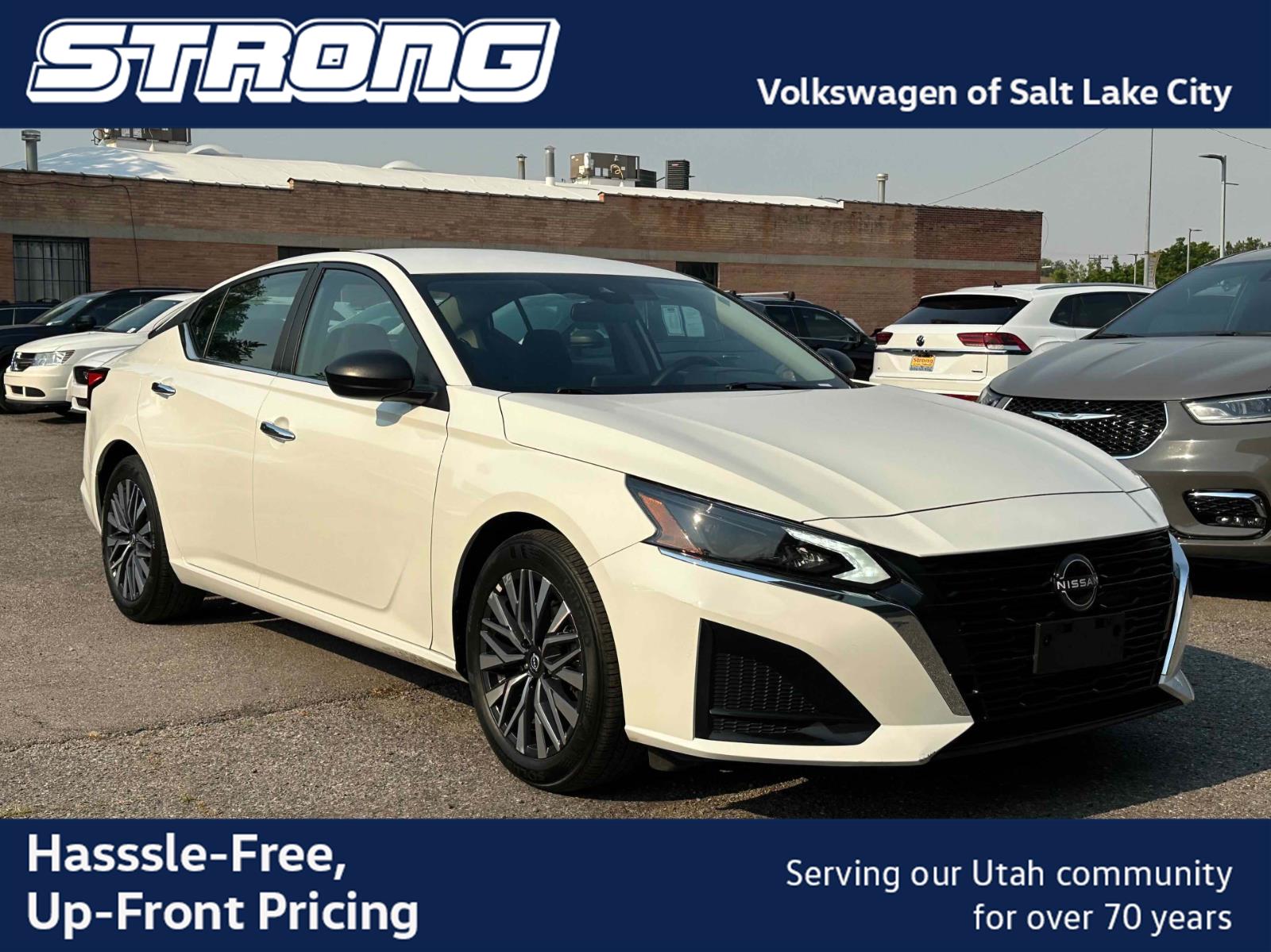 Glacier White 2025 Nissan Altima Sedan Front-Wheel Drive Continuously Variable Transmission