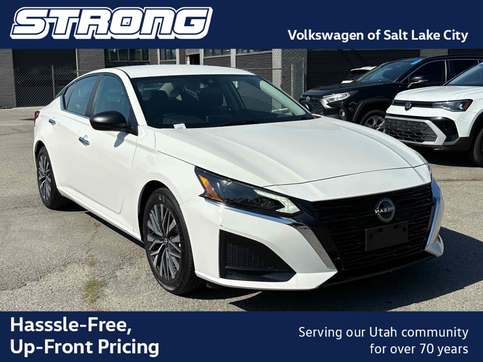 Glacier White 2025 Nissan Altima Sedan Front-Wheel Drive Continuously Variable Transmission