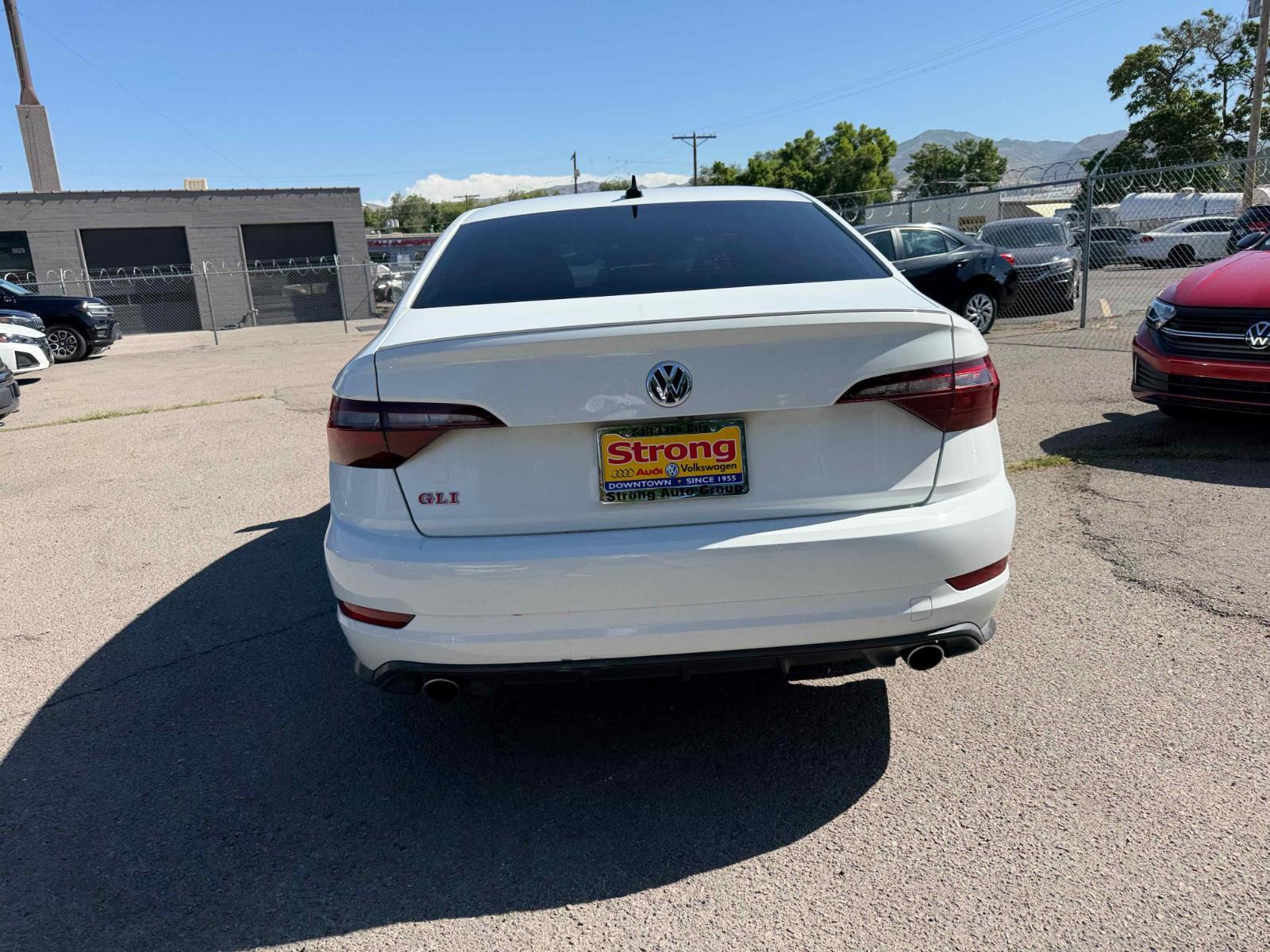 View vehicle photo 7