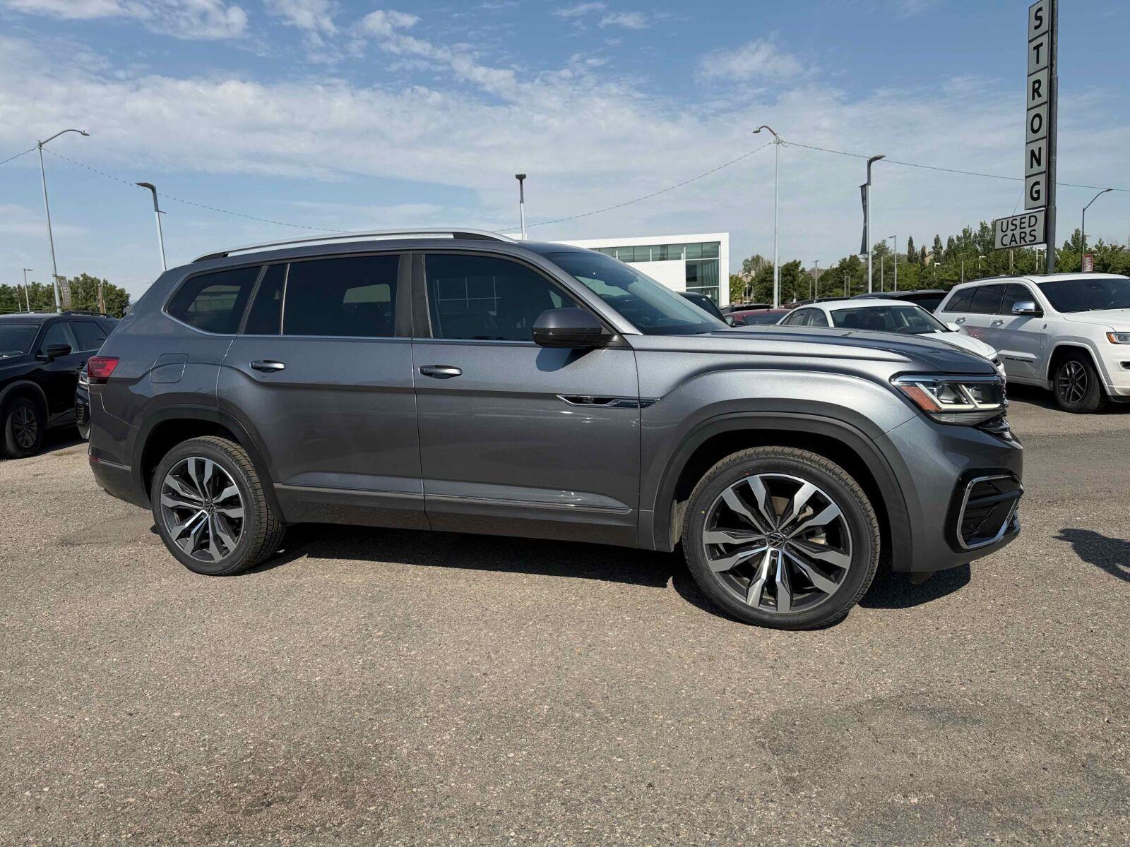 View vehicle photo 7