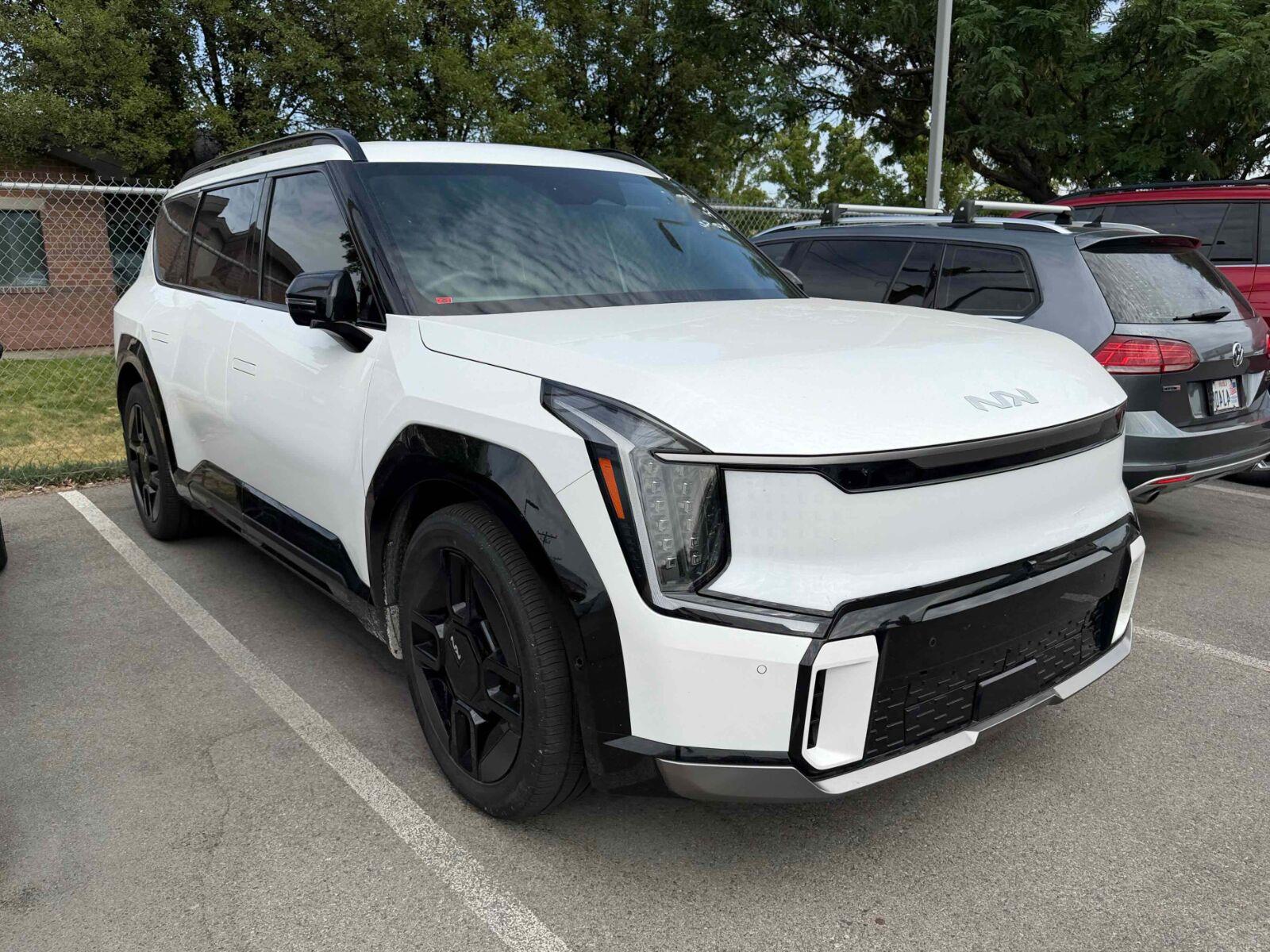 Snow White Pearl 2024 Kia EV9 SUV / Crossover All-Wheel Drive 1-Speed Dual Clutch