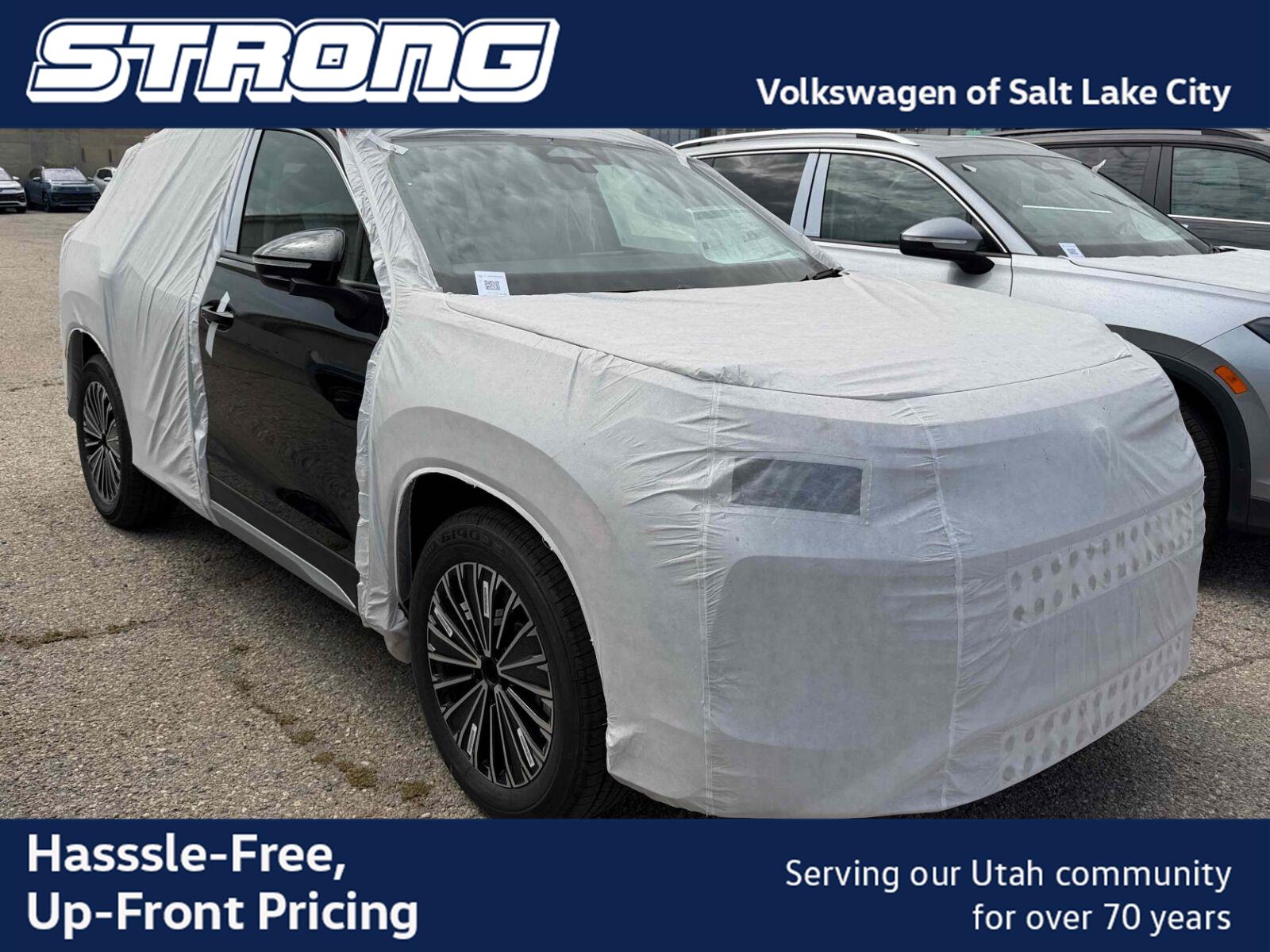 Deep Black Pearl 2026 Volkswagen Tiguan SUV / Crossover All-Wheel Drive Automatic