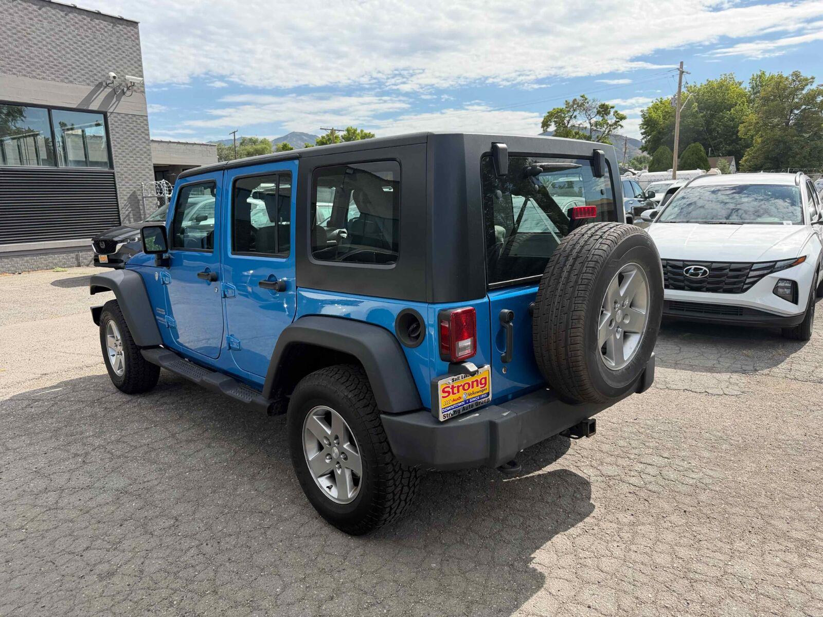 View vehicle photo 4