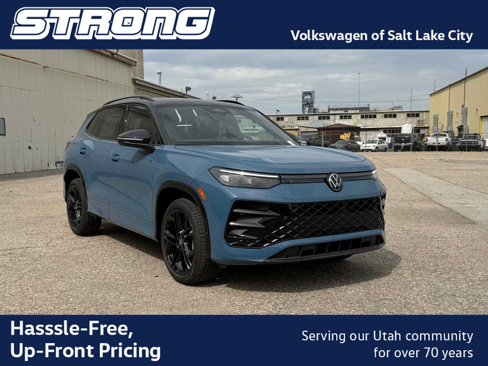 deep black pearl 2026 Volkswagen Tiguan SUV / Crossover All-Wheel Drive Automatic