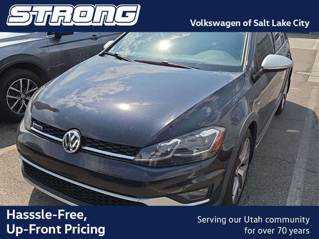 Deep Black Pearl Metallic 2018 Volkswagen Golf Alltrack Wagon All-Wheel Drive