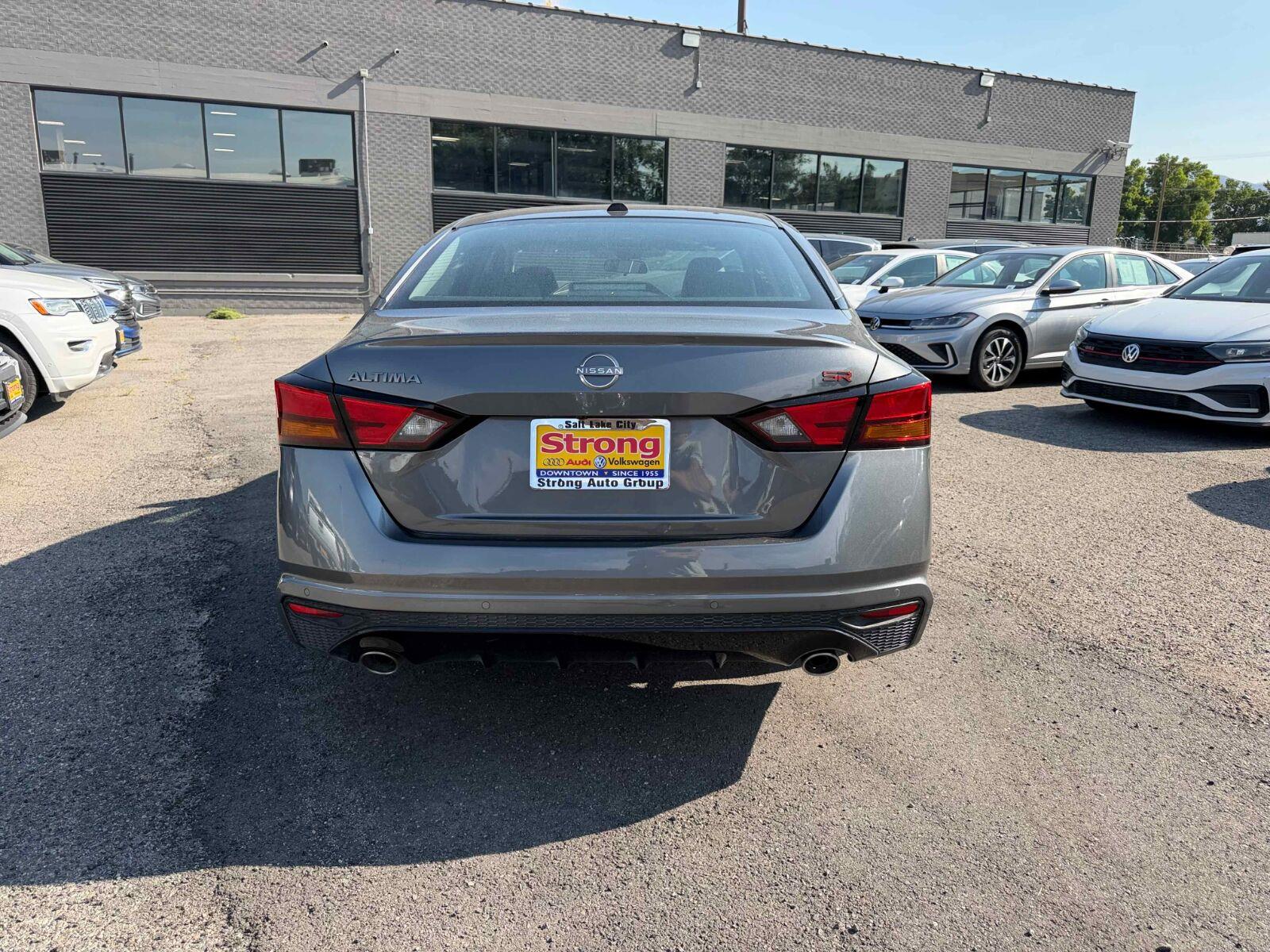 View vehicle photo 6