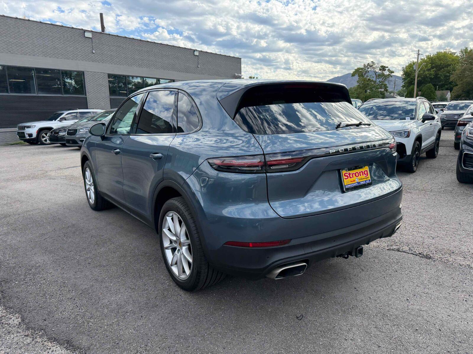 View vehicle photo 5
