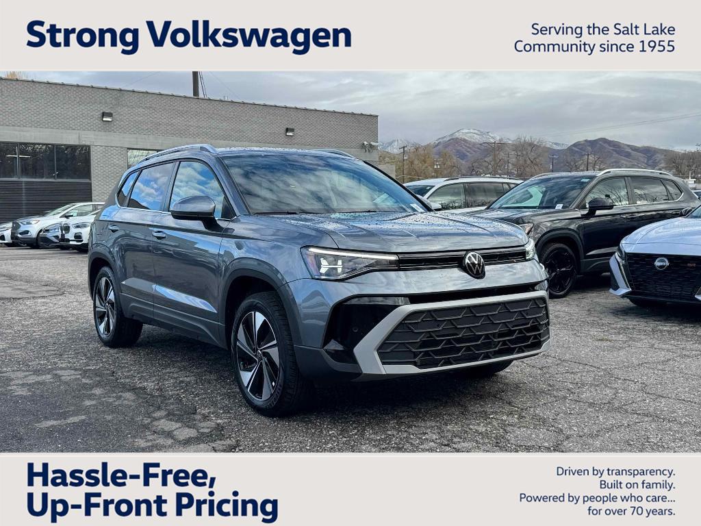 Platinum Gray Metallic 2025 Volkswagen Taos SE 4Motion SUV / Crossover All-Wheel Drive Automatic