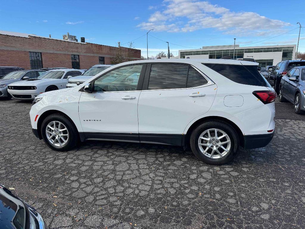 View vehicle photo 4