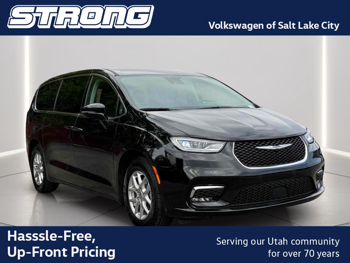 Diamond Black Crystal Pearlcoat 2024 Chrysler Pacifica Minivan Front-Wheel Drive 9-Speed Automatic