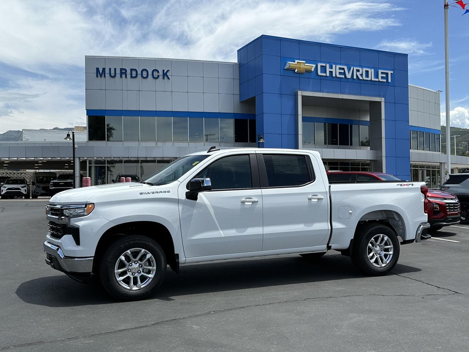 Summit White 2026 Chevrolet Silverado 1500 Pickup Truck Four-Wheel Drive 8-Speed Automatic