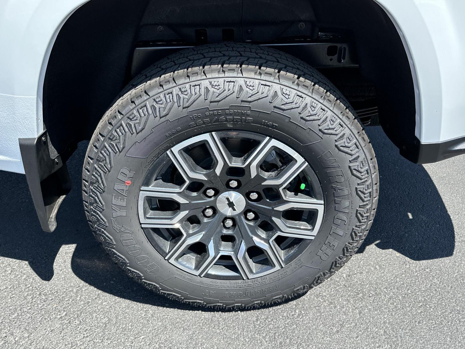 2026 Chevrolet Colorado Z71 - Photo 14