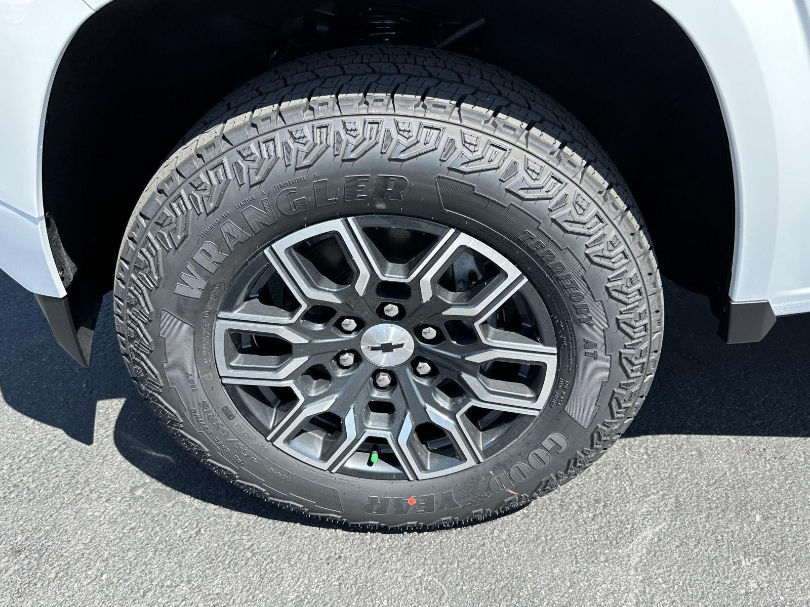 2026 Chevrolet Colorado Z71 - Photo 17