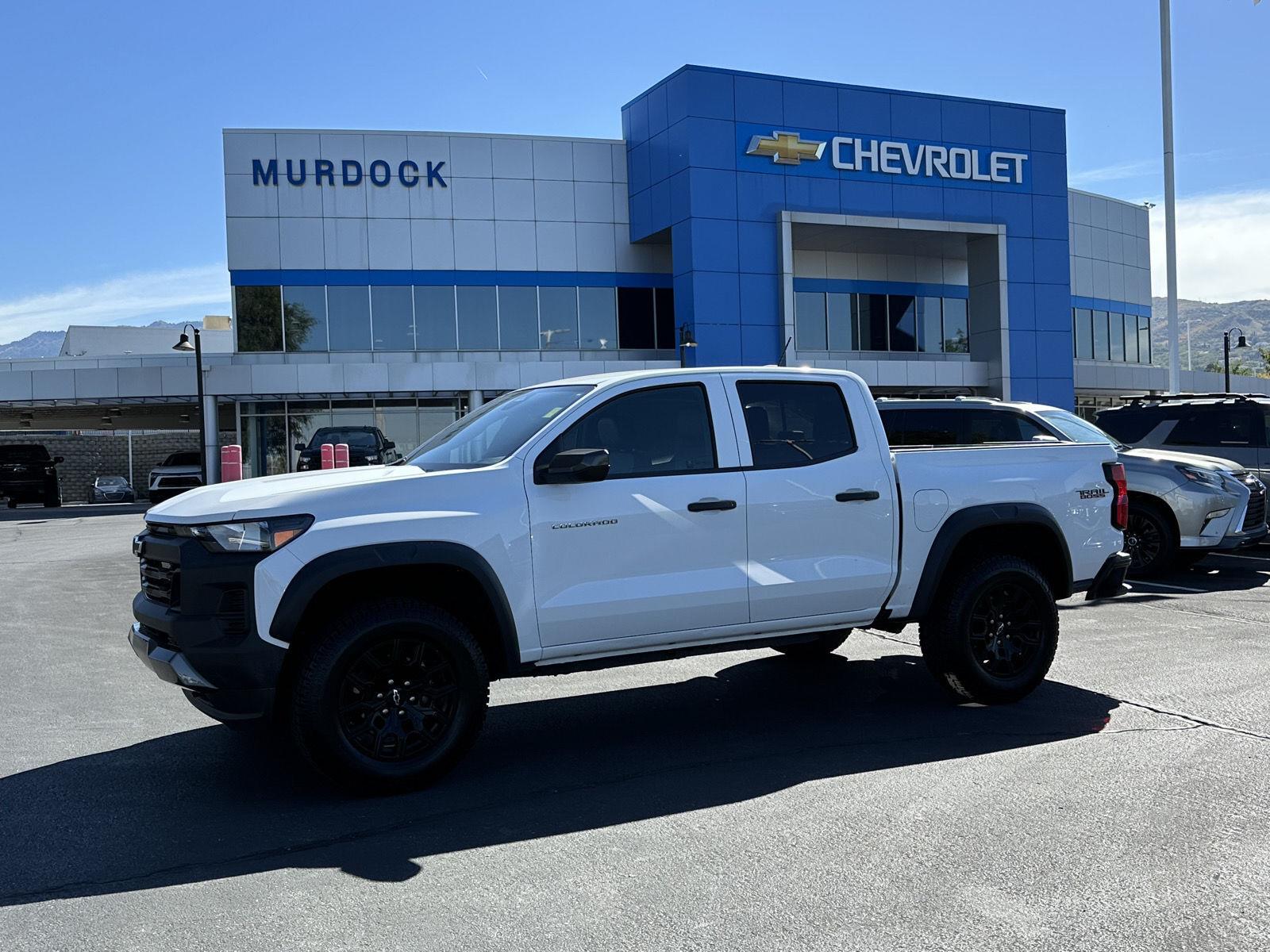 Summit White 2025 Chevrolet Colorado Pickup Truck Four-Wheel Drive 8-Speed Automatic