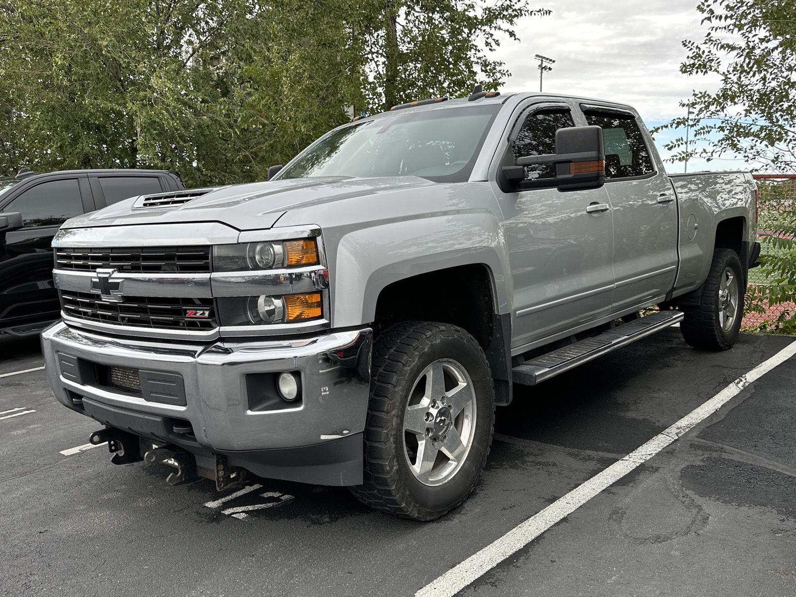 Silver Ice Metallic 2017 Chevrolet Silverado 3500HD Pickup Truck Four-Wheel Drive 6-Speed Automatic